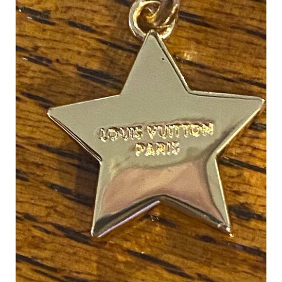 Louis Vuitton gold star pendant! Stamped - Picture 4 of 4